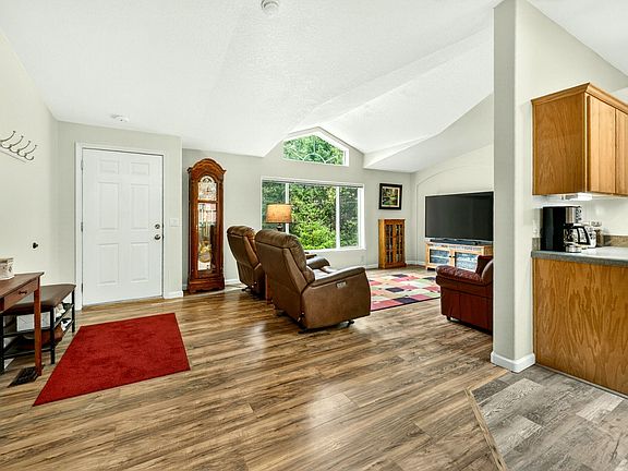 5th image of 5445 Thompson Creek Rd