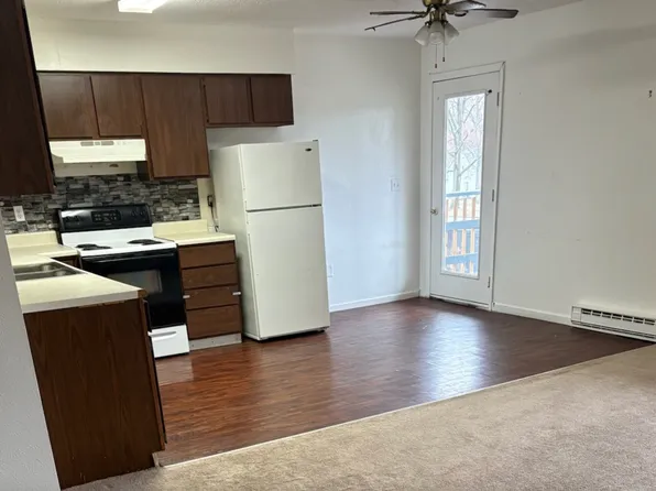 222 Reading Ave APT D, Jonesville, MI 49250