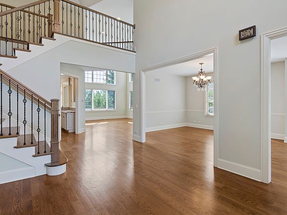 3rd image of 28437 N Seminole Ct