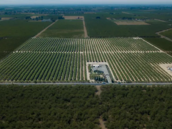 5301 Mountain View Rd, Hughson, CA 95326