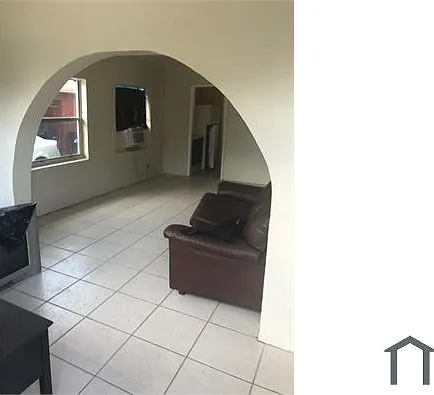 2 bed, 989 sqft, $1,683 — Photo 2