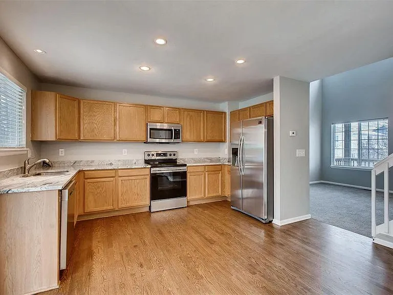 4555 Hunterwood Dr — Photo 6