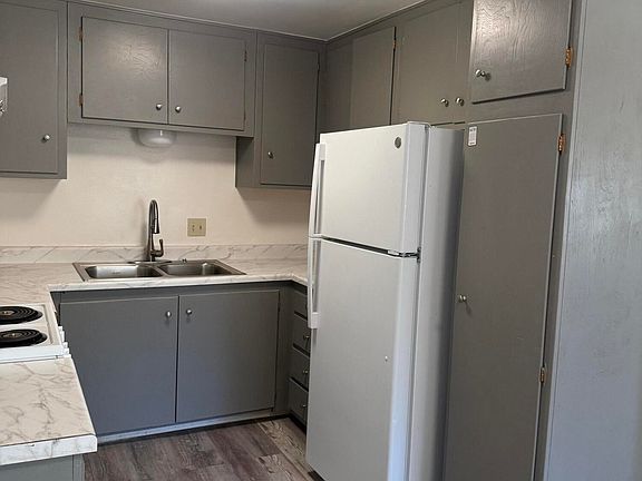 5th image of 21301 Lake Shore Dr APT 8