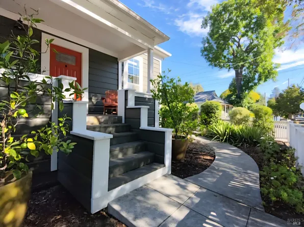 303 Hewett Street, Santa Rosa, CA 95401