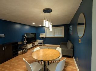 9 Walker Rd APT 4, North Andover, MA 01845