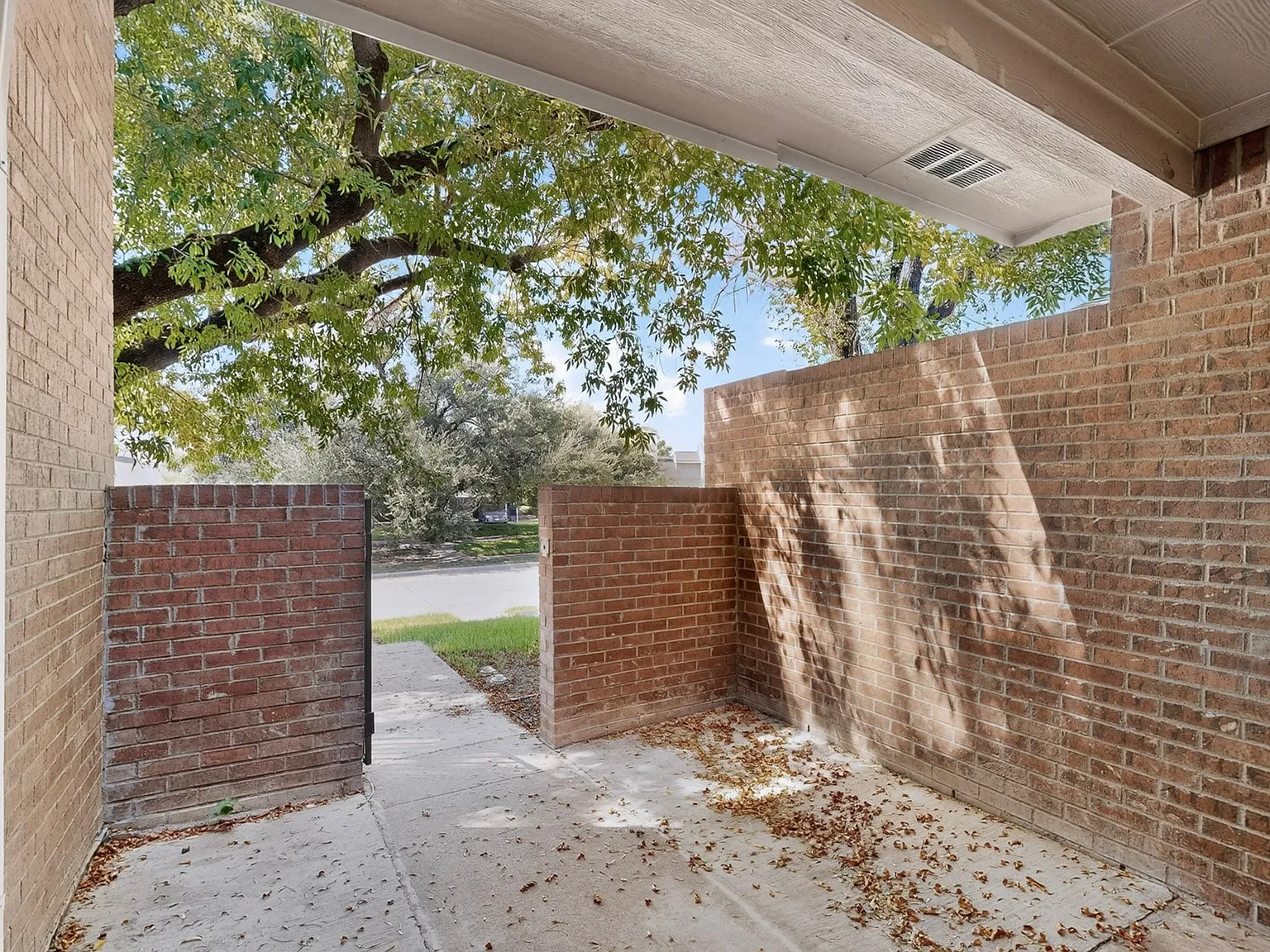 2 bed, 1481 sqft, $2,000 — Photo 3