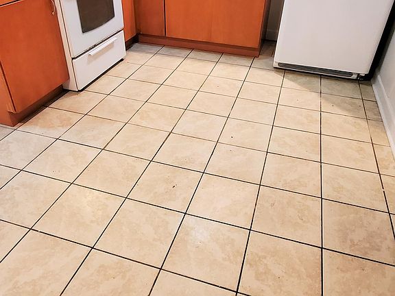 3rd image of 4341 W Gladys Ave