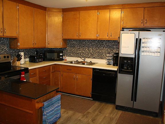 5th image of 3325 Robinsdale Ave