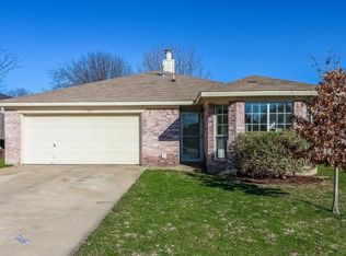 7305 Royal Oak Dr, Benbrook, TX 76126