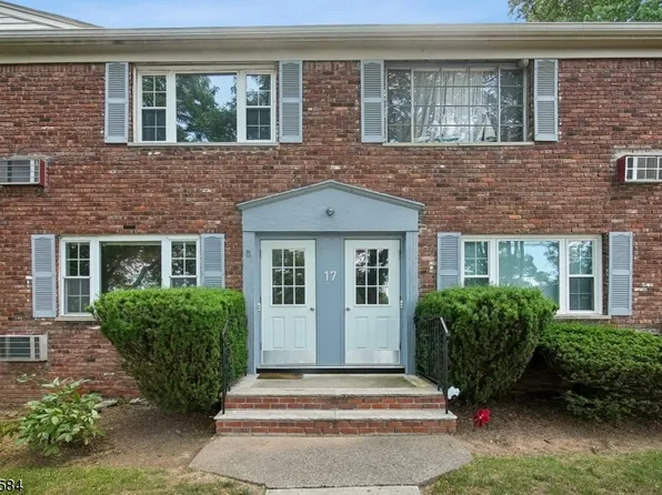 17 Wedgewood Dr #82, Verona Twp., NJ 07044