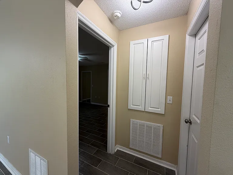 835 Lancaster Ave — Photo 15