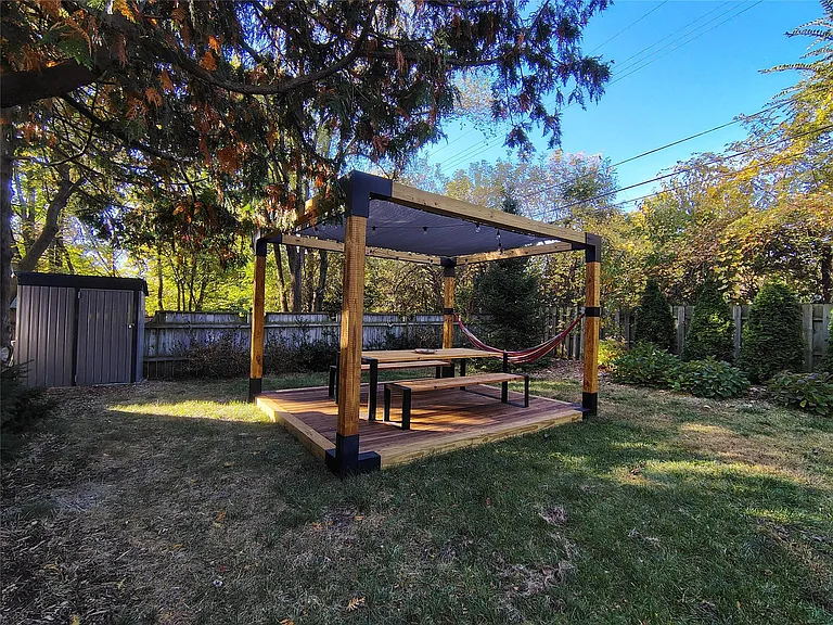 241 N Helen Ave — Photo 26