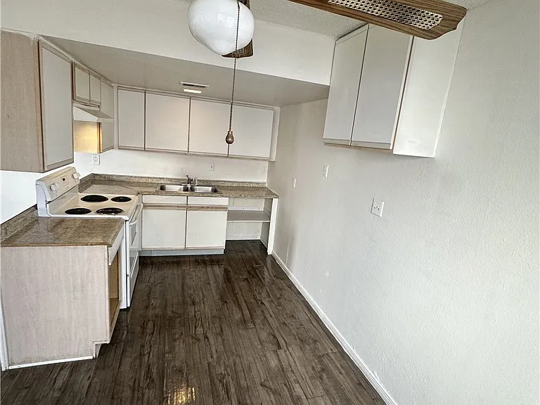 5808 Bromley Ave #1 — Photo 1