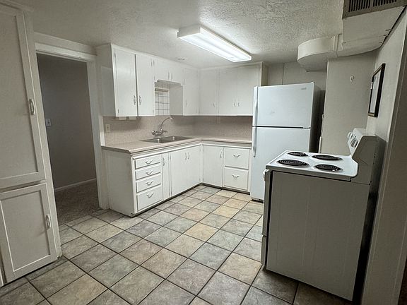 4th image of 5012 S Cottonwood Ln #B
