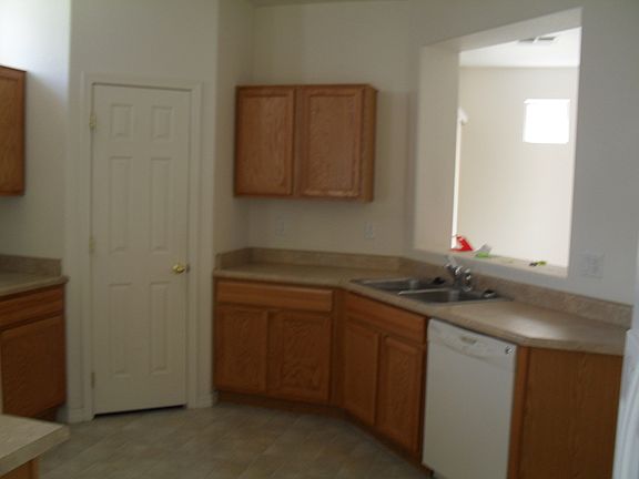 3rd image of 152 E Camino Del Abedul