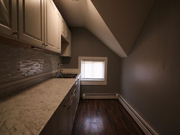 3rd image of 177 Railroad St #3