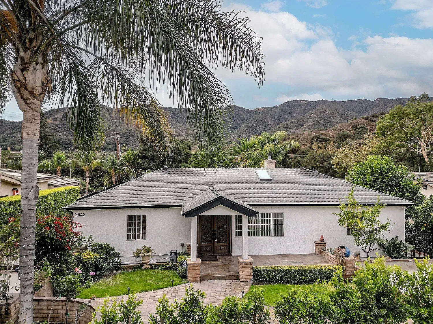 4 bed, 1928 sqft, $5,950 — Photo 3
