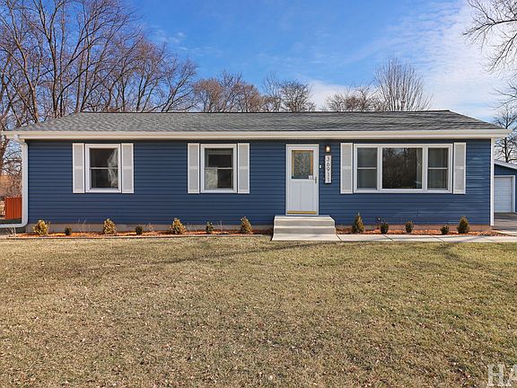 3rd image of 36911 N Helen Dr