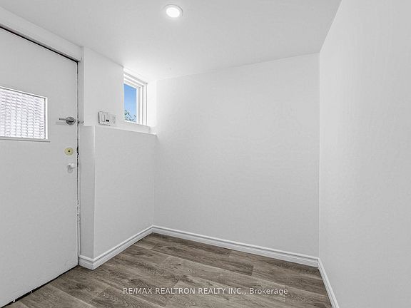 4th image of 1939 Davenport Rd #Basement