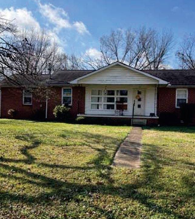 1st image of 304 Circle Dr
