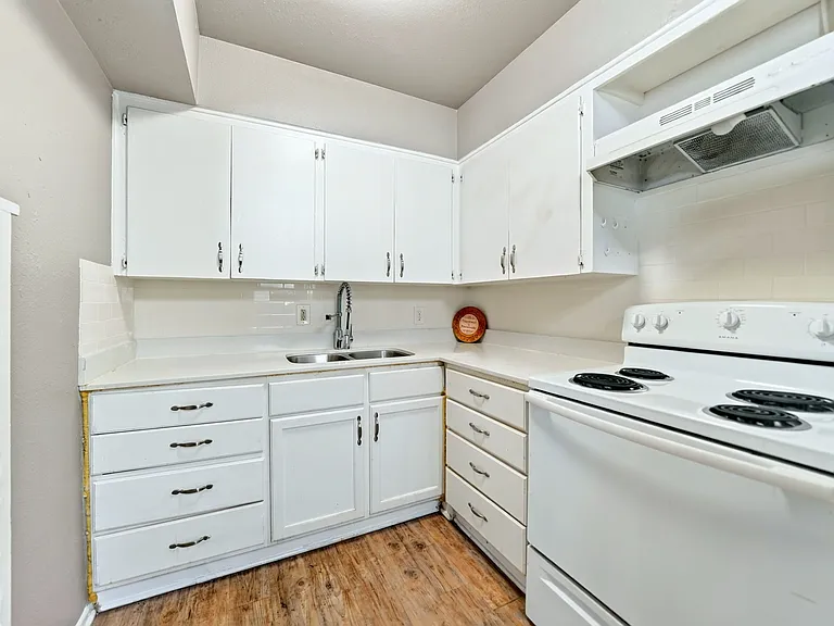 1417 Bennett Ave #G — Photo 14