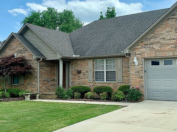 3rd image of 209 Billy Davis Dr