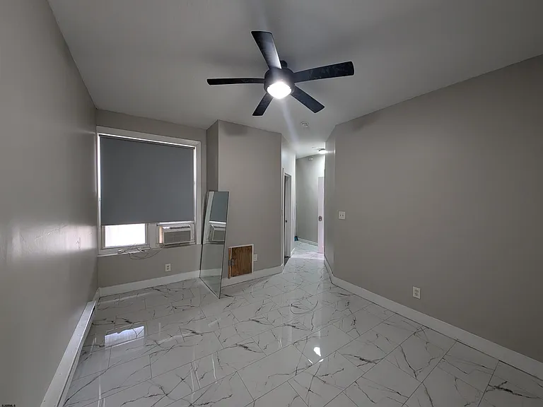 207 Oriental Ave — Photo 11