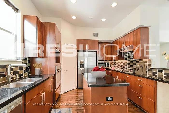 5610 Schuler St — Photo 2
