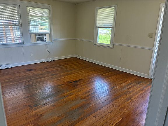 2nd image of 14 Wortham St