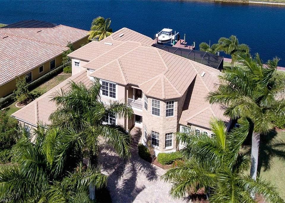 1st image of 909 W Cape Estates Cir