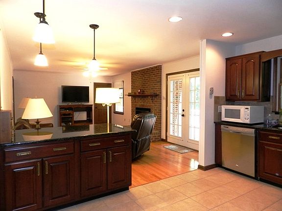 5th image of 9094 Mary Ann Dr
