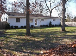 98 Lewis Rd, East Quogue, NY 11942