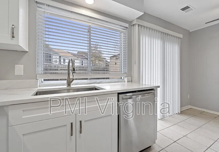 1257 Green Cedar Ln — Photo 10