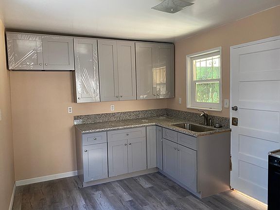 5th image of 633 N Benton Way #1/2