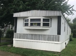 23 Colonial Ave, Valparaiso, IN 46383