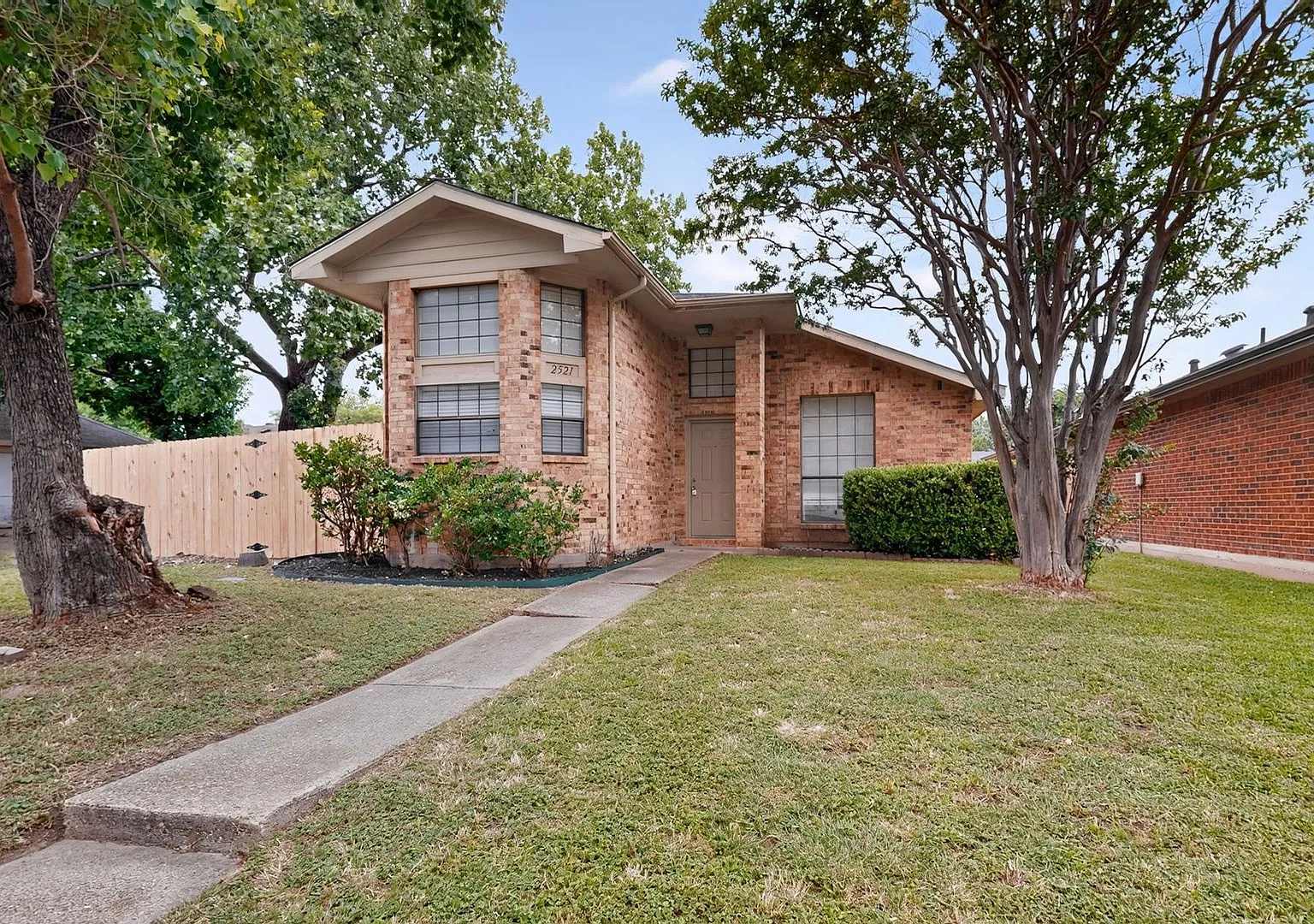 Pet-Friendly 4BR Dallas Home | Covered Parking | Deposit Alternative Available — Photo 3