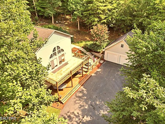 4th image of 281 Lone Mountain Rd