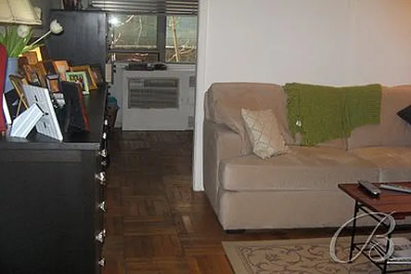 Rented by Bellmarc Realty | media 4