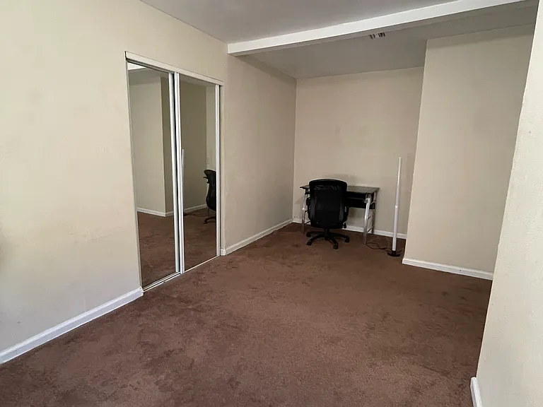 Horley Ave — Photo 2