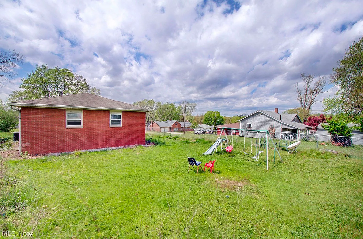 3 bed, 1.0 bath, $1,300 — Photo 4