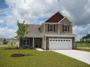 718 Savannah Dr, Jacksonville, NC 28546