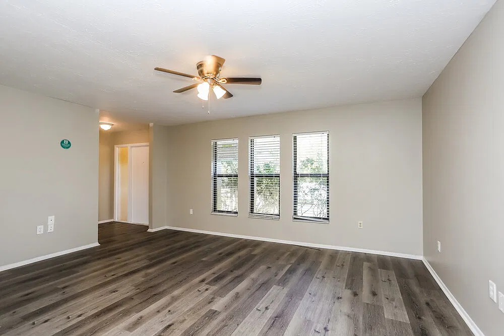 3 bed, 2.0 bath, 1609 sqft, $2,535 — Photo 3
