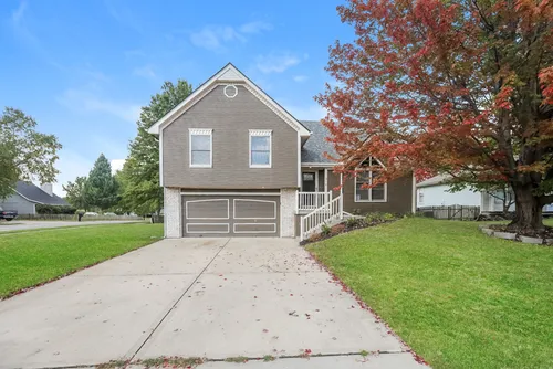 910 Maple St Photo 1