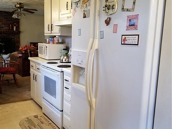 5th image of 3220 W Sharon Dr