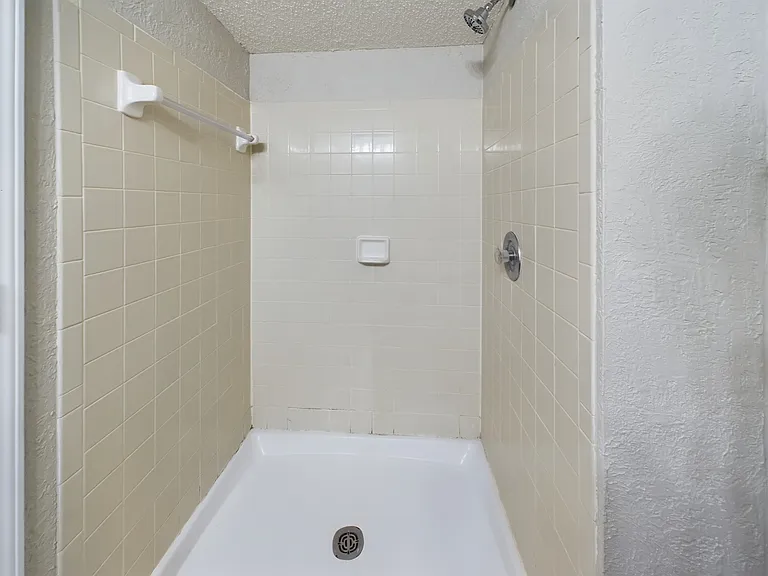 9511 Shannon Green Dr #E — Photo 21
