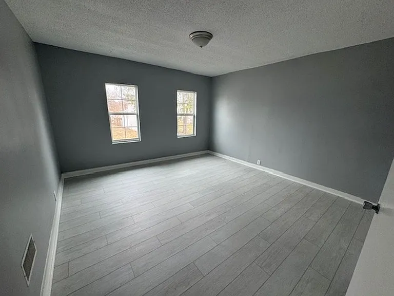 627 N Tacoma Ave — Photo 5