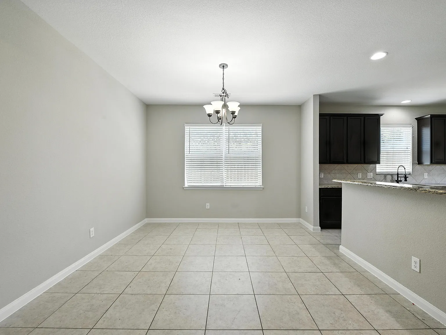 3 bed, 1961 sqft, $2,200 — Photo 1