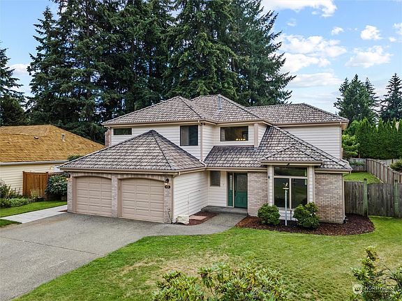 2nd image of 9020 166th Street E