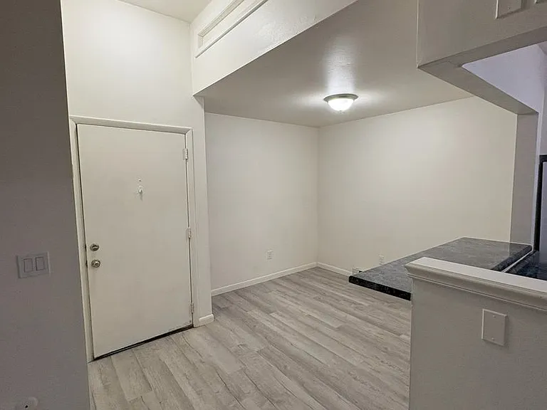 University Park Apartments near Cornell University — Photo 170