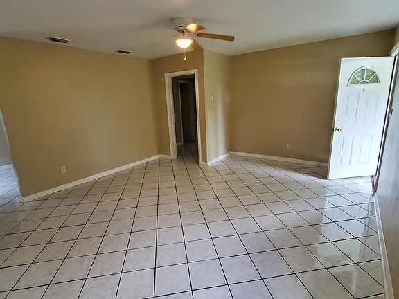 2nd image of 2948 Dignan St